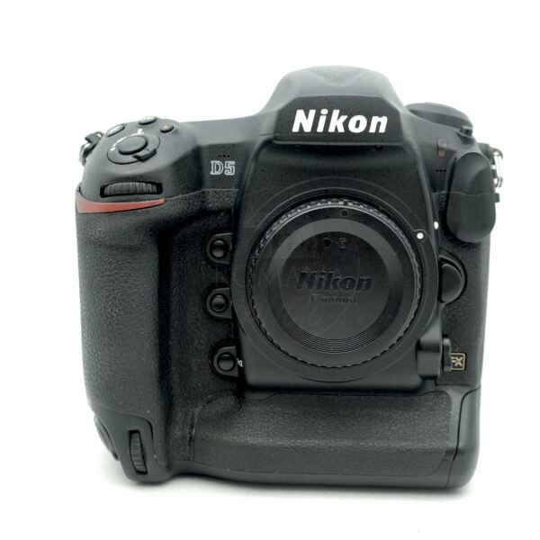 NIKON D5