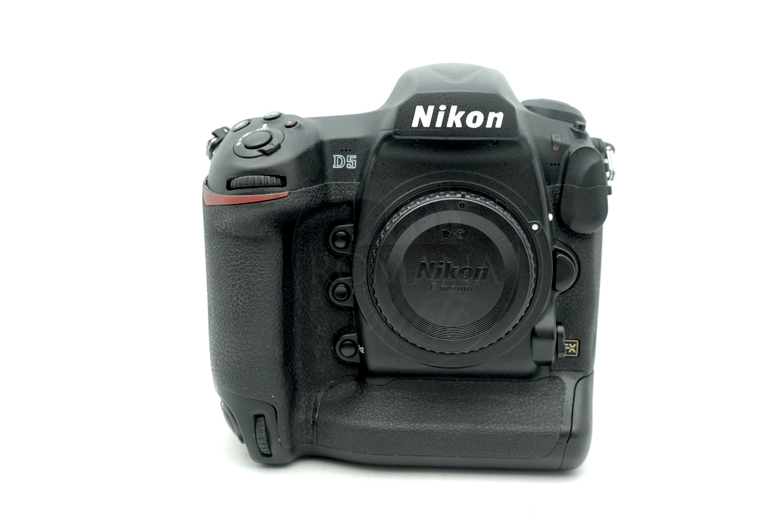 NIKON D5
