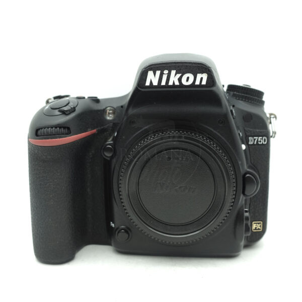 NIKON D750